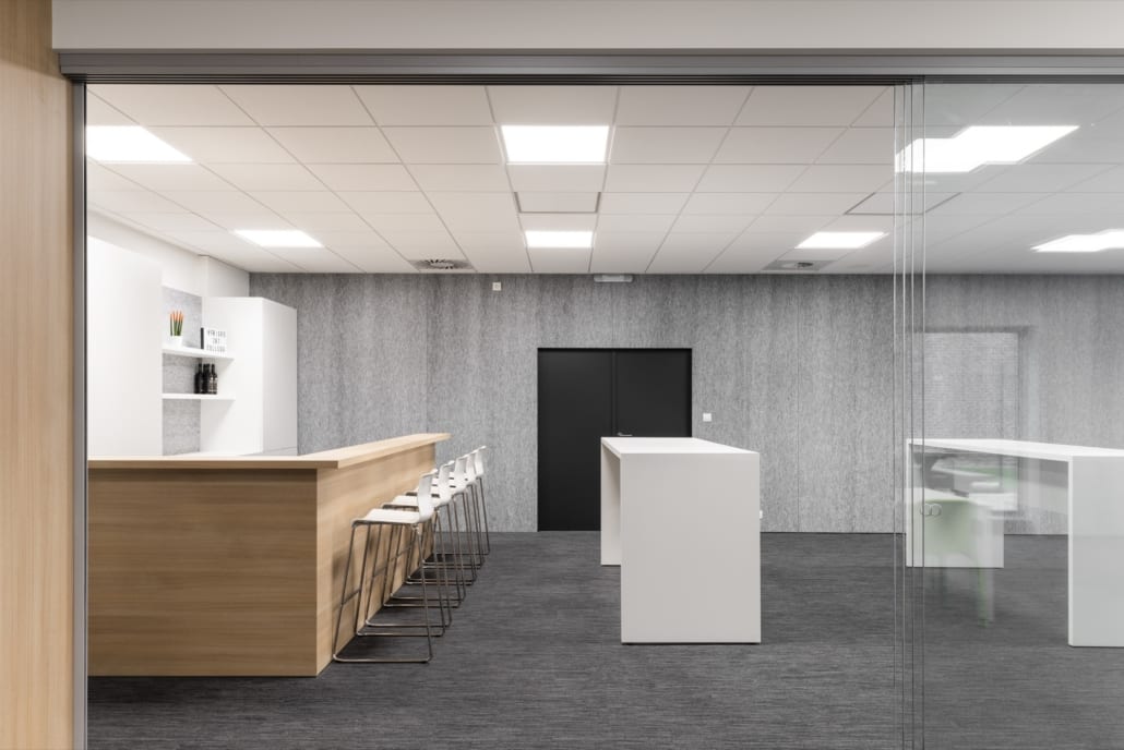 Decoratieve en akoestische wandpanelen voor de bar van Frigro